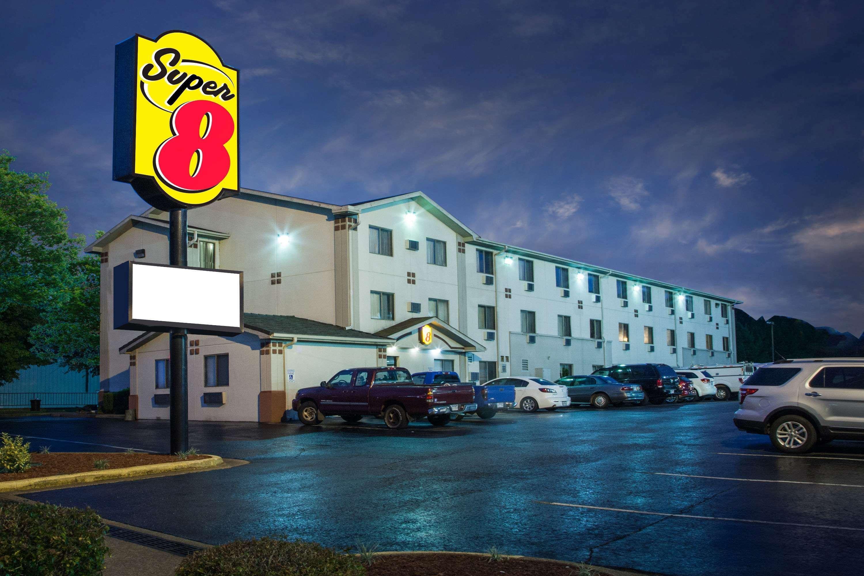 Hotel Super 8 By Wyndham Hot Springs Exteriér fotografie